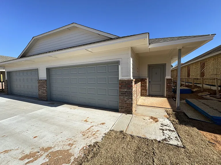 3708 Franks Way — Photo 1