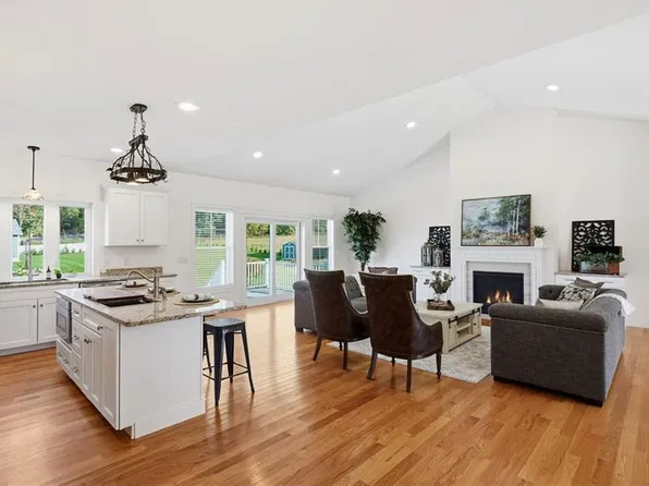 1291 Central Ave, Johnston, RI 02919