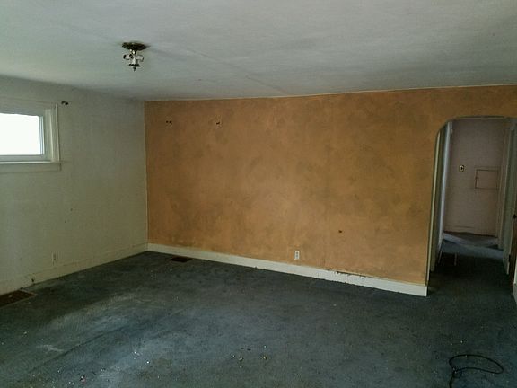 3rd image of 2124 Ome Ave