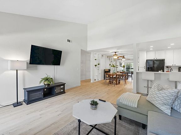 5th image of 10250 Caminito Cuervo Unit 44