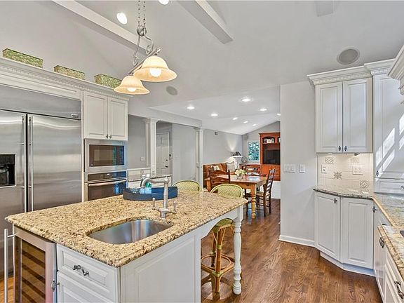 4th image of 43 Whitlaw Close