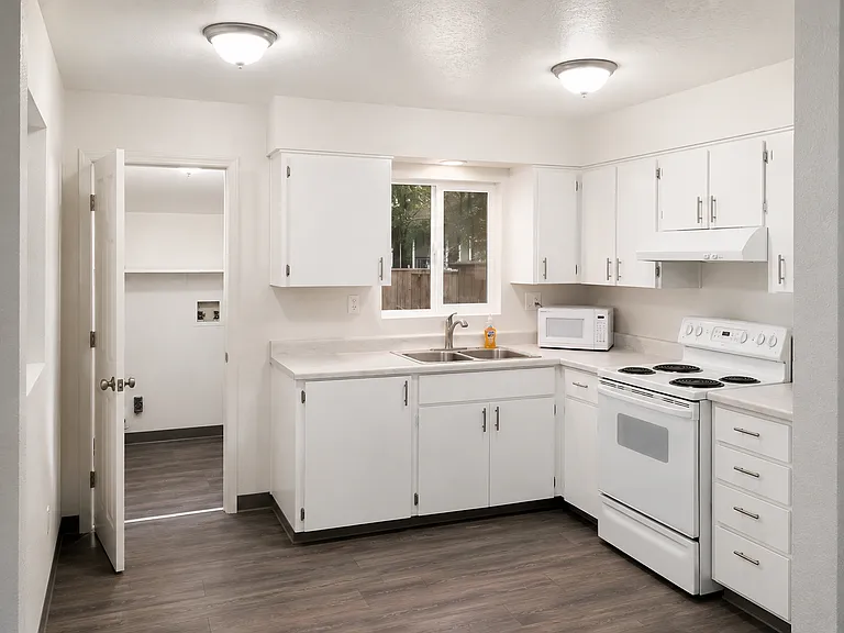 3815 NE Everett St — Photo 1