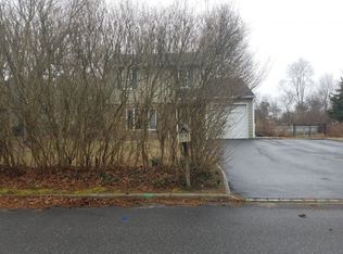 68 Dongan Blvd, Manorville, NY 11949