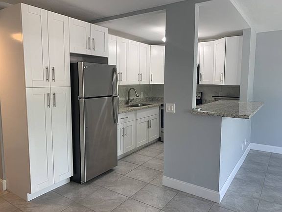 5th image of 4 Ventnor Dr