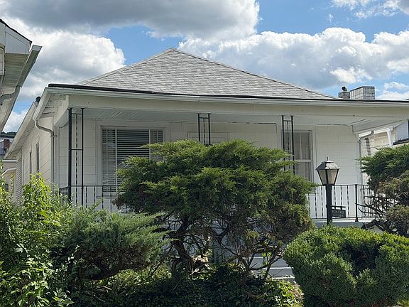 2nd image of 1730 Charles St