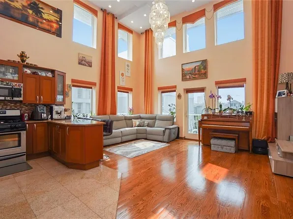 63 Brighton 2nd Pl #2B, Brooklyn, NY 11235