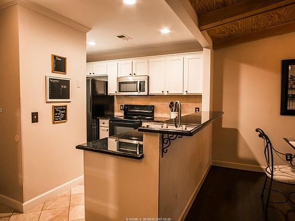 3rd image of 96 Mathews Dr APT 196