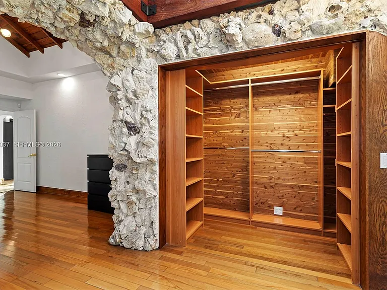 7975 Sunset Dr — Photo 29