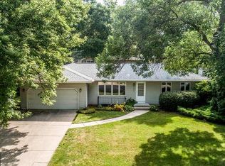 10033 Irwin Rd, Bloomington, MN 55437