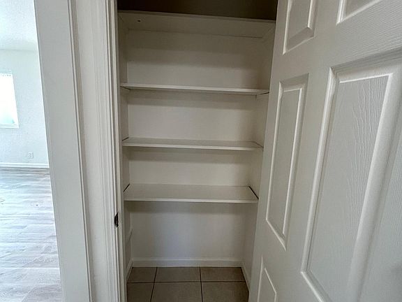5th image of 1815 Fairview St