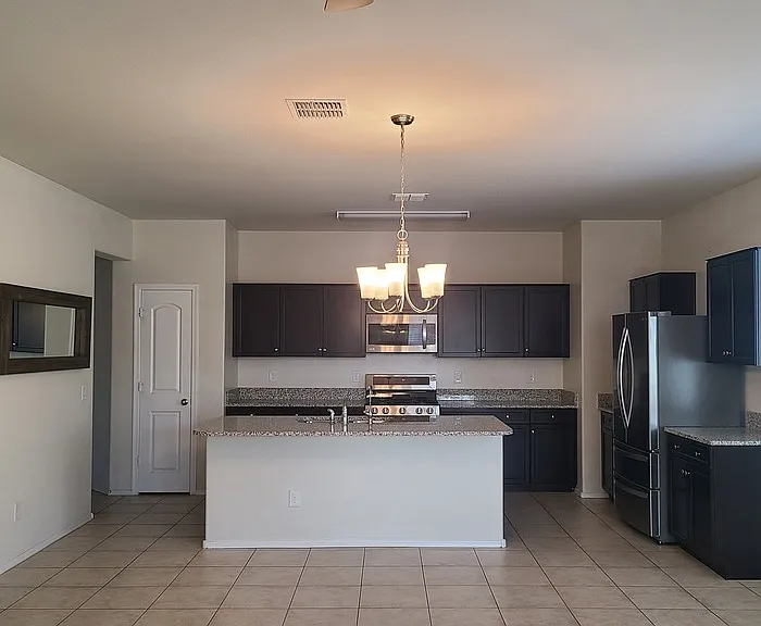 3703 N 298th Dr — Photo 10