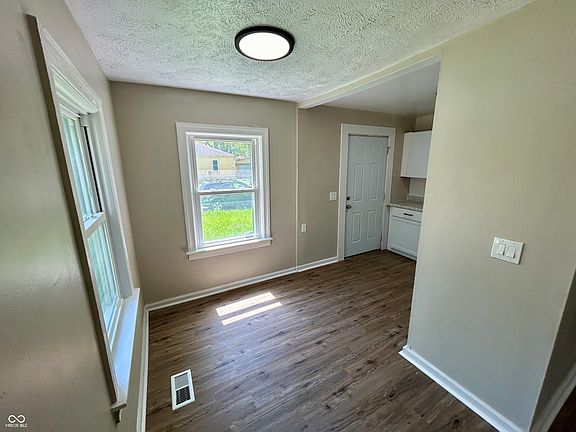 3rd image of 4304 Norwaldo Ave