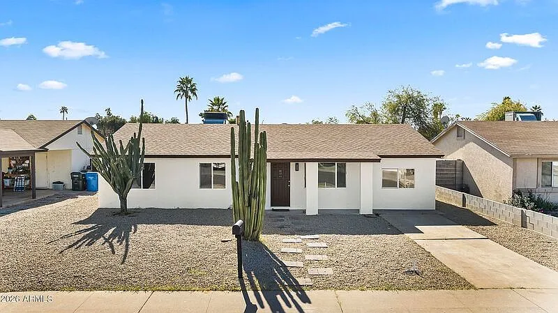 4 bed, 2.0 bath, 1344 sqft, $2,590 — Photo 2