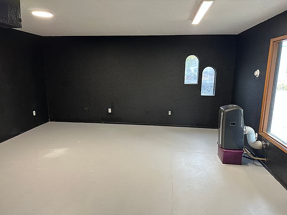 3rd image of 418A 1st Ave E #A