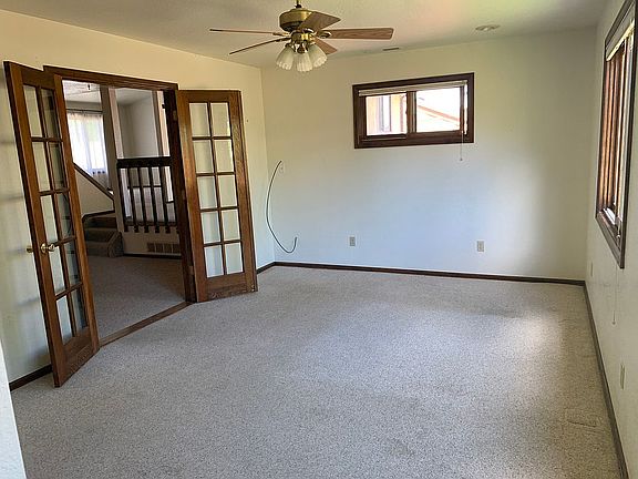 5th image of 30 Terrace Dr