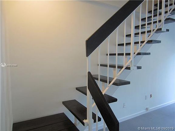 5th image of 798 Crandon Blvd APT 27