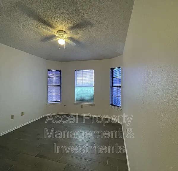 1605 River Bend Dr — Photo 12