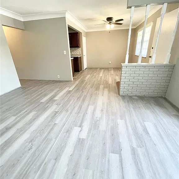 113 Derbyshire Dr — Photo 2