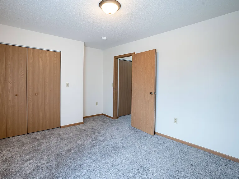 Fargo, ND Hazelwood Townhomes | 315A | Bedroom