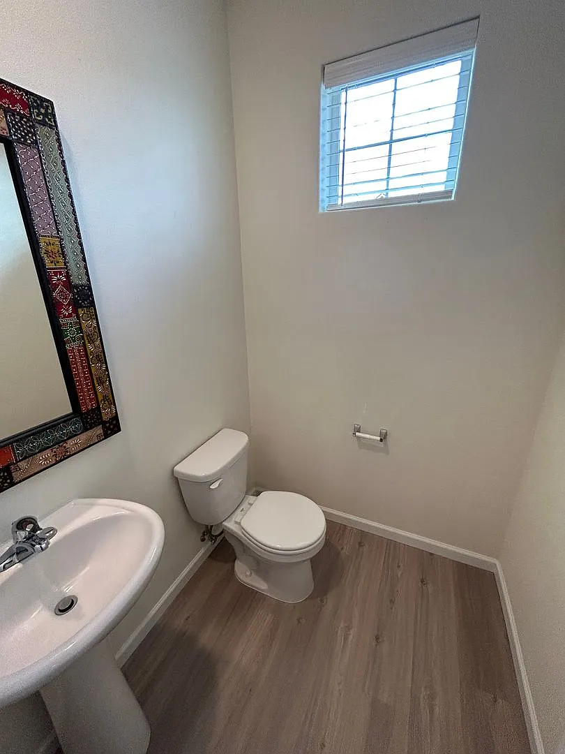 Beautiful 4 Bedroom, 2.5 Bath House in NW McMinnville- Close to Parks and Schools — Photo 4