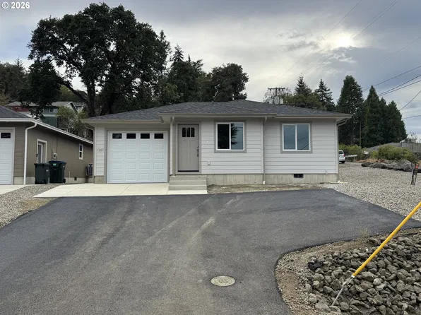 1203 SE Marsters Ave, Roseburg, OR 97470
