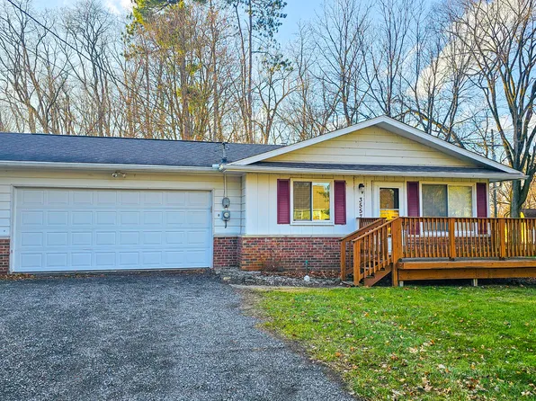 3557 Mill St, Hartland, MI 48353