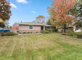 5622 Carriage Hills Dr, Racine, WI 53406