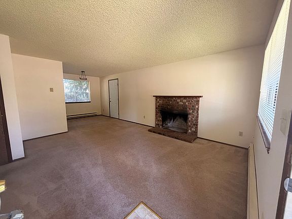4th image of 5828 93rd Pl NE