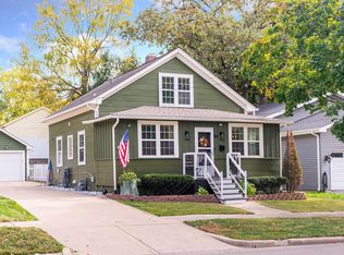 514 S 5th Ave, St Charles, IL 60174