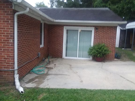 3rd image of 1100 Torrey Dr