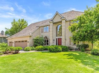 3205 Pineview Ln N, Plymouth, MN 55441