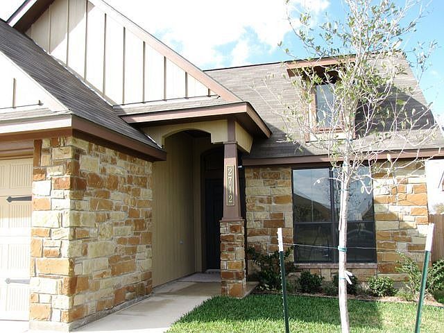 2nd image of 2712 Silver Oak Dr