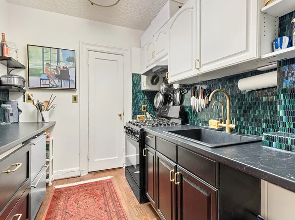 400 Stuyvesant Avenue image 8 of 13