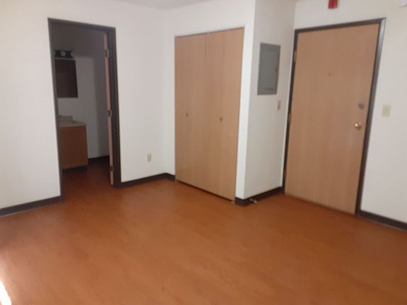 3rd image of 817-821 36th Ave S #817-02