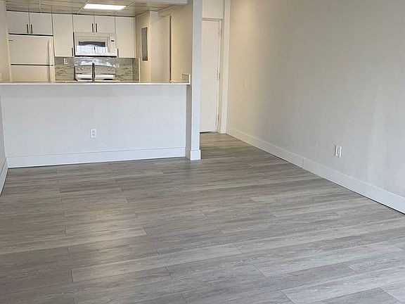 3rd image of 3800 NE 168th St #300