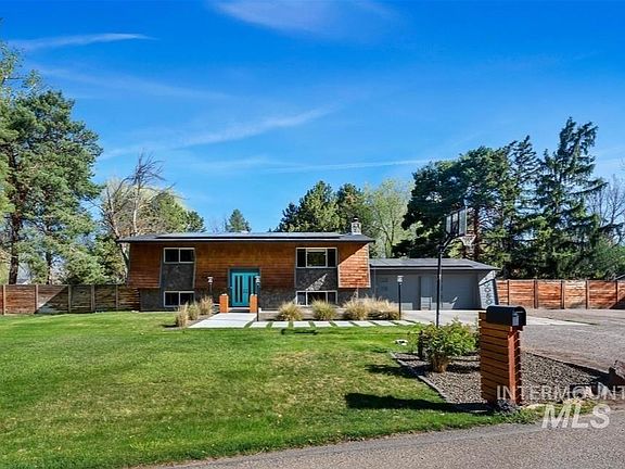 3rd image of 10080 W La Hontan Dr