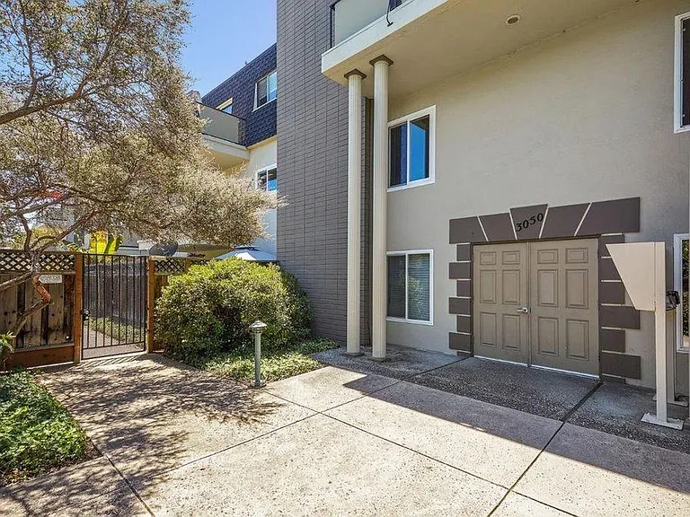 3050 Los Prados St #9 — Photo 13