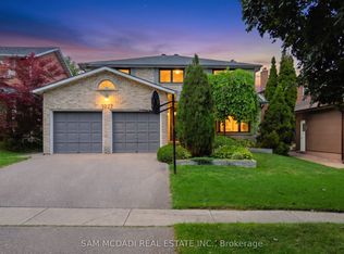 1077 Saginaw Cres, Mississauga, ON L5H 3W4