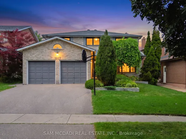 1077 Saginaw Cres, Mississauga, ON L5H 3W4