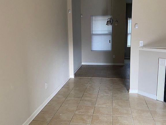 3rd image of 5016 Pioneer Pkwy