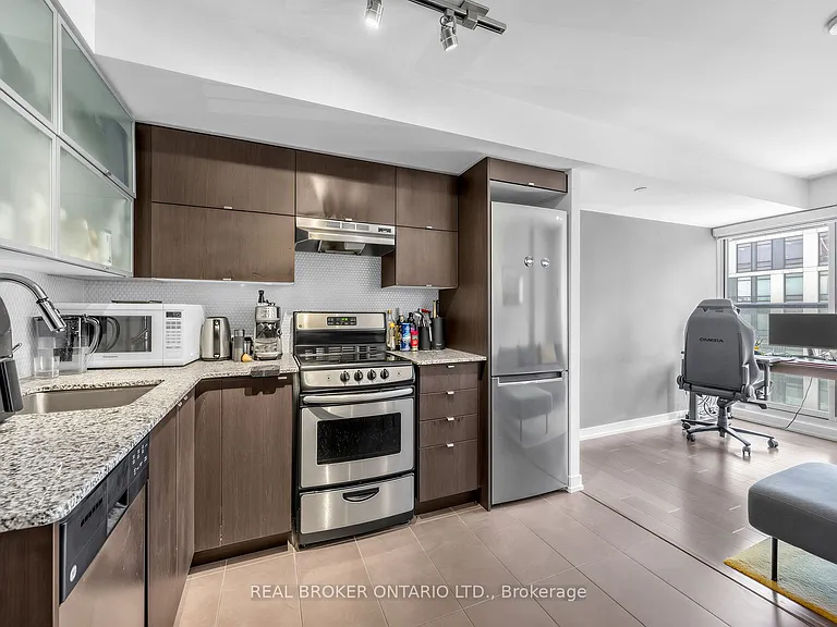 170 Fort York Blvd #407 — Photo 21
