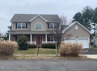 1 Victoria Ln, Neptune, NJ 07753