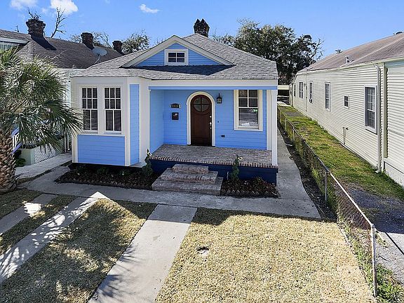 2nd image of 4020 D'hemecourt St.