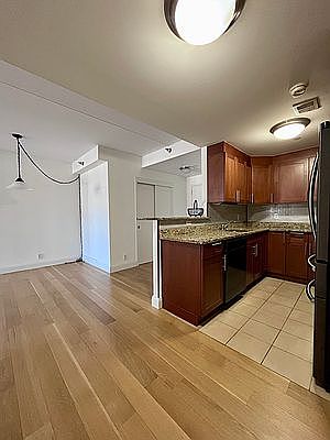 5th image of 3536 Cambridge Ave APT 5E