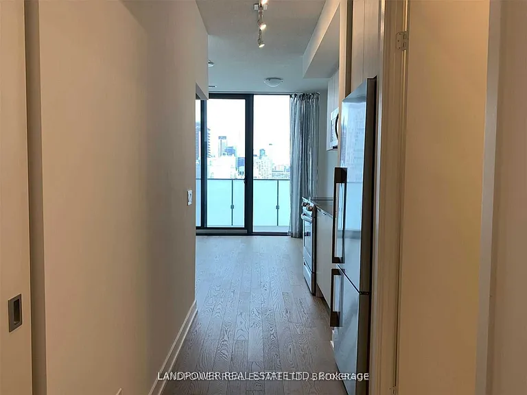 25 Richmond St E #2514 — Photo 9