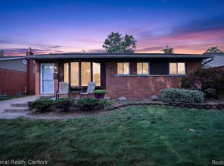 154 Darwin St, Westland, MI 48186