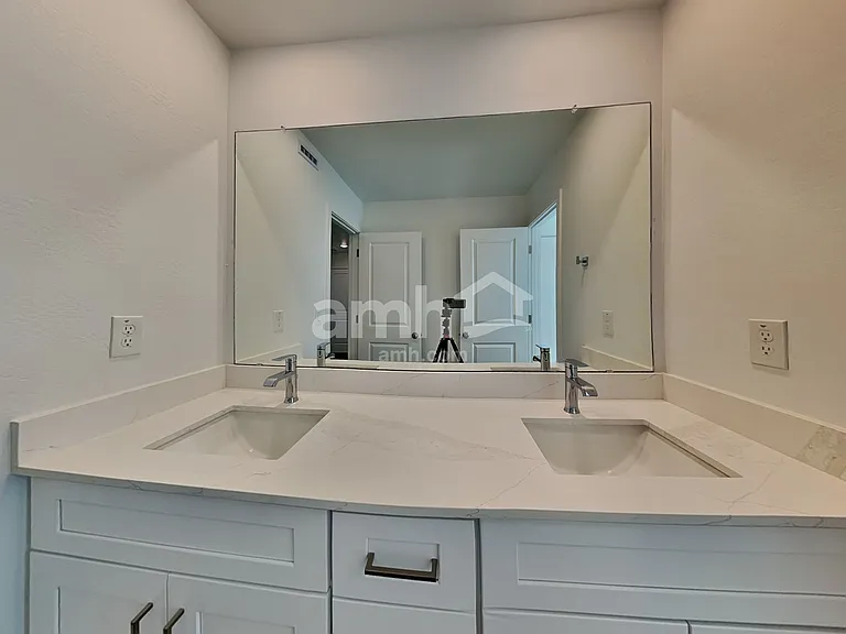 18480 W Cottontail Ln — Photo 16