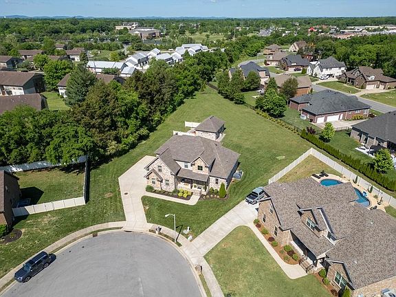 3rd image of 2217 Lionheart Dr