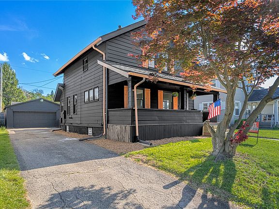 2nd image of 2315 Beatrice St