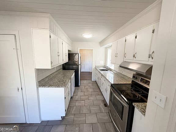 2nd image of 310 Terrace St